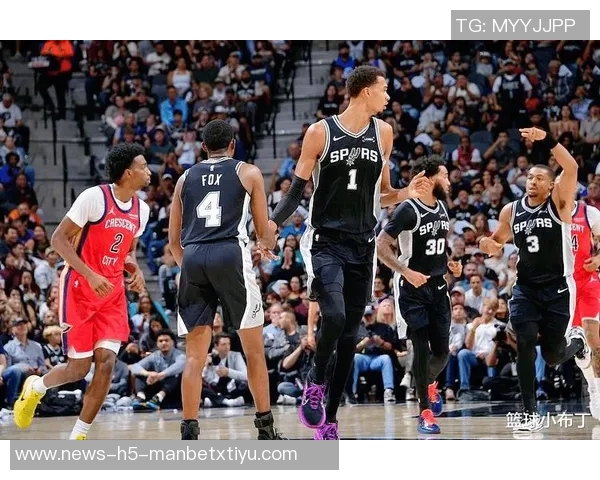 马刺迎来文班回归缺少福克斯首发阵容全新组合亮相 马刺迎来文班回归缺少福克斯首发阵容全新组合亮相